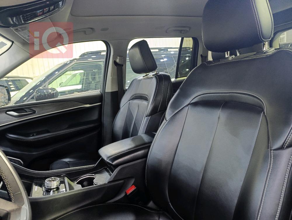 جیپ گراند شیرۆکی